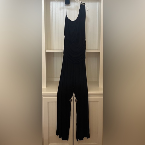 VENUS One Shoulder Black straight leg Jumpsuit w ruched waistband Size Medium - Picture 2 of 9